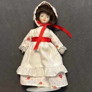 Antique Gorham Strawberry Shortcake 8” Porcelain Doll with Stand - Rare